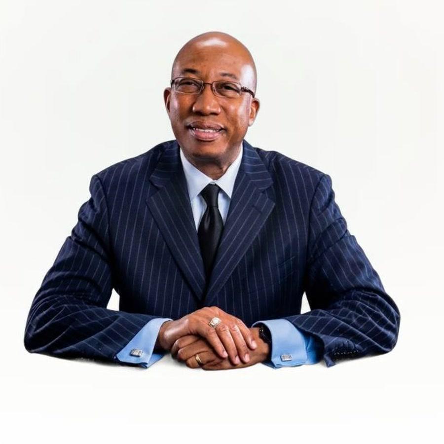 Portrait de Basil A. Ambahe, président et chef de la direction
